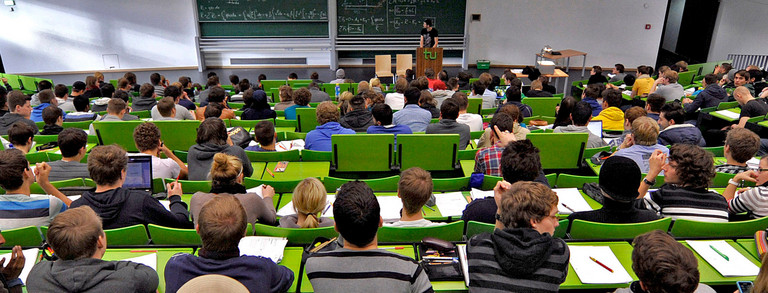 lecture hall with a lot of students