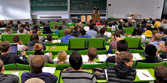 lecture hall with a lot of students